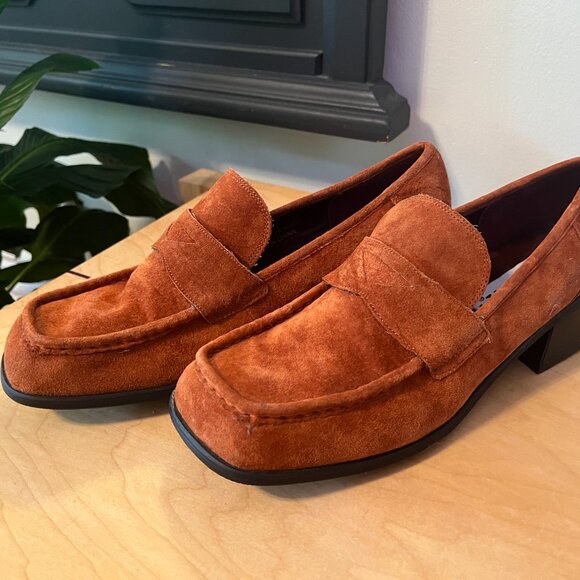 Vintage Burnt Orange Suede Pumps (8.5) - Picture 3 of 4